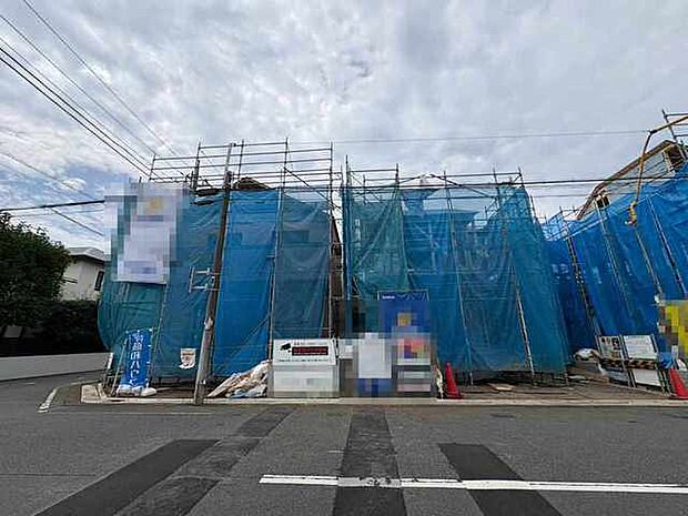 安心して暮らすことのできる住宅街。 住宅地の道路は一般に交通量が少なく車などの騒音が少ないため、住民にとって静かな生活環境が提供されます。