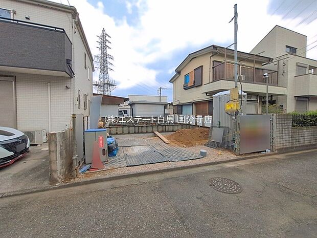 現在建物を建築中です、建築中の物件については現地確認の他、同施工会社の完成施工例のご案内、担当者のプレゼンテーションにてご検討ください。適切なご検討の方法をご説明させて頂きます。