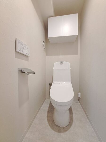 トイレにはウォシュレット機能を標準装備。