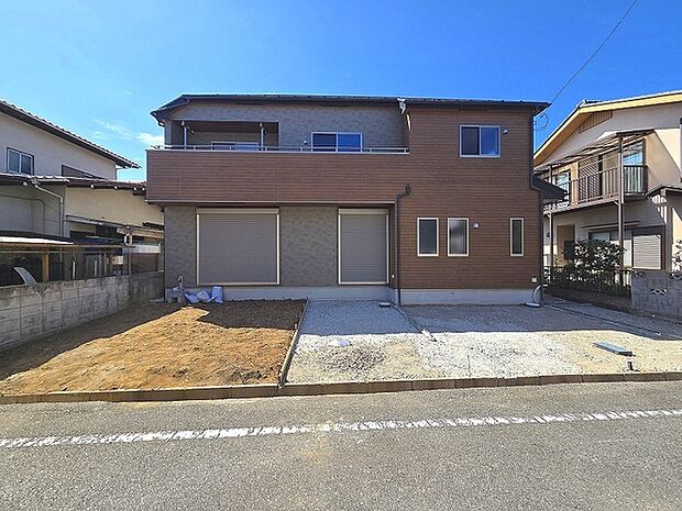 建物が完成しましたので室内のご見学予約スタート。当日のご見学予約も大歓迎です。お気軽にご連絡ください。エステート白馬国分寺店は火曜水曜も営業しております。 
