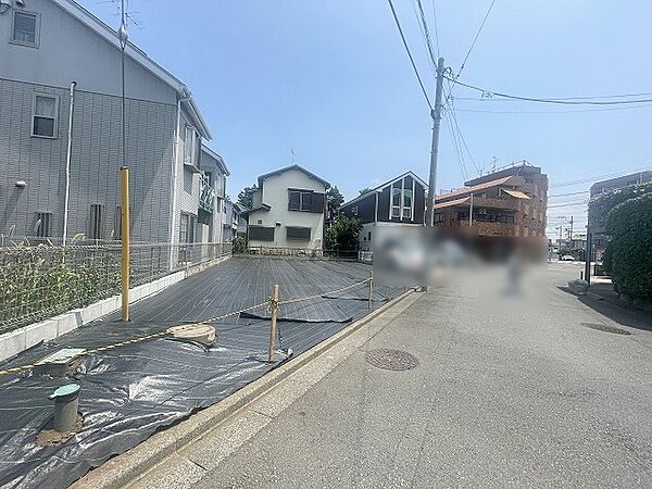 安心して暮らすことのできる住宅街。　住宅地の道路は一般に交通量が少なく車などの騒音が少ないため、住民にとって静かな生活環境が提供されます。