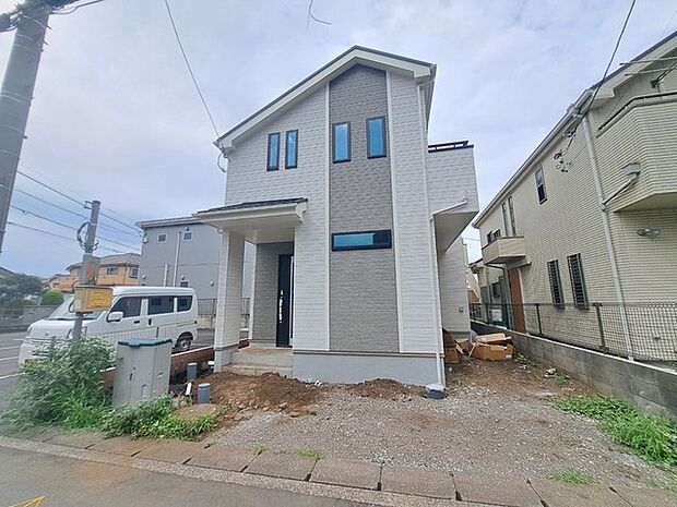 建物が完成しましたので室内のご見学予約スタート。当日のご見学予約も大歓迎です。お気軽にご連絡ください。エステート白馬国分寺店は火曜水曜も営業しております。