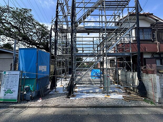 現在建物を建築中です、建築中の物件については現地確認の他、同施工会社の完成施工例のご案内、担当者のプレゼンテーションにてご検討ください。適切なご検討の方法をご説明させて頂きます。