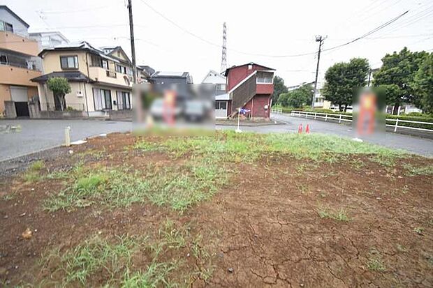 現在建物を建築中です、建築中の物件については現地確認の他、同施工会社の完成施工例のご案内、担当者のプレゼンテーションにてご検討ください。適切なご検討の方法をご説明させて頂きます。 