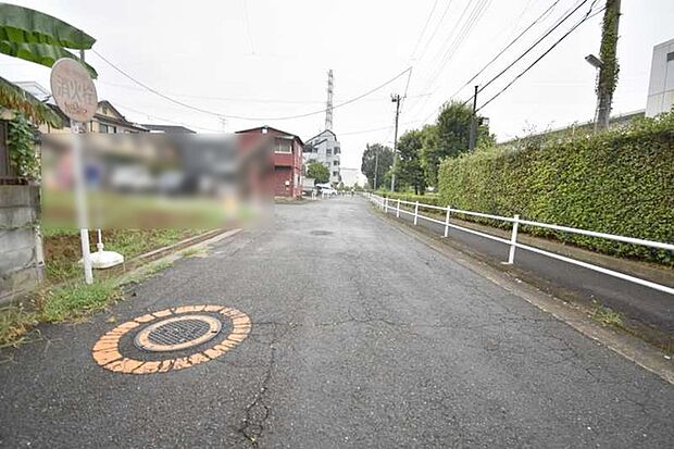 周辺は住宅が建ち並ぶ閑静な住宅街です。 