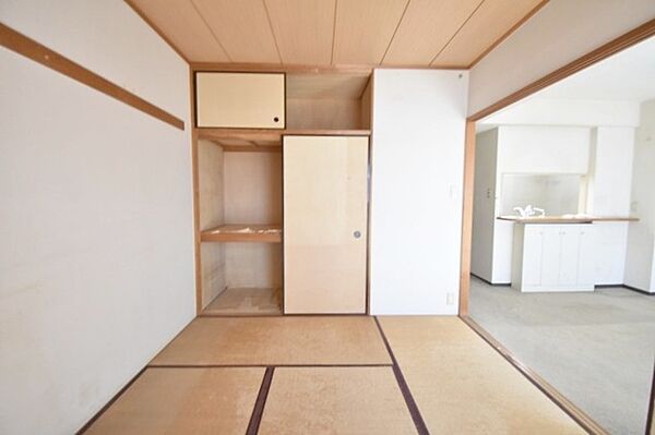 和室がある間取り。畳の香りとともにどこか落ち着く空間です。