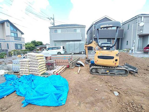 現在建物を建築中です、建築中の物件については現地確認の他、同施工会社の完成施工例のご案内、担当者のプレゼンテーションにてご検討ください。