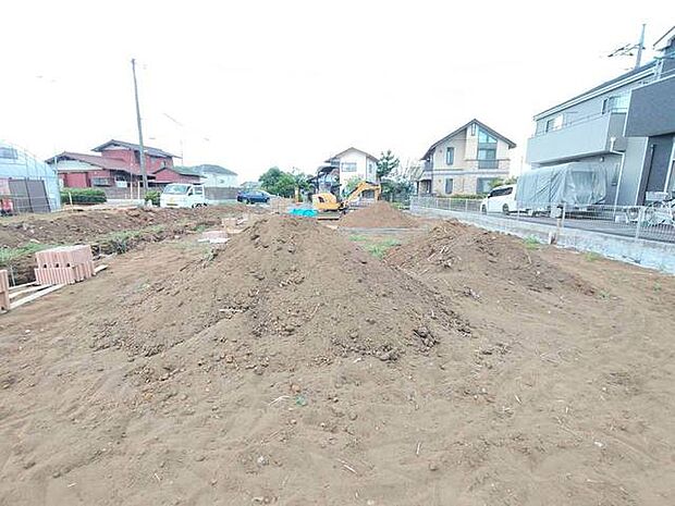現在建物を建築中です、建築中の物件については現地確認の他、同施工会社の完成施工例のご案内、担当者のプレゼンテーションにてご検討ください。