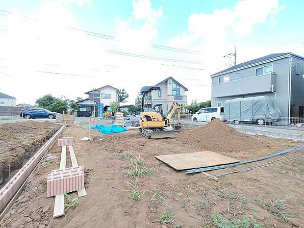 現在建物を建築中です、建築中の物件については現地確認の他、同施工会社の完成施工例のご案内、担当者のプレゼンテーションにてご検討ください。適切なご検討の方法をご説明させて頂きます。