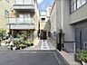外観：安心して暮らすことのできる住宅街。　住宅地の道路は一般に交通量が少なく車などの騒音が少ないため、住民にとって静かな生活環境が提供されます。 