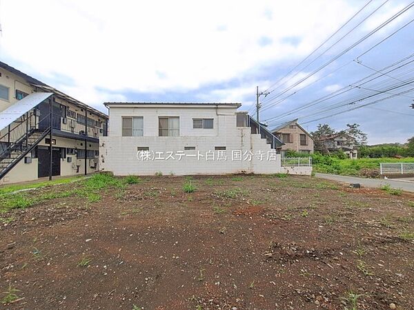 建築条件なしの敷地。弊社グループ「白馬建設」にて建物プランをご提案できます。実際の陽当たりやサイズ感を現地でお確かめください。