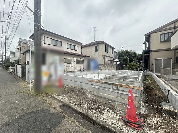現在建物を建築中です、建築中の物件については現地確認の他、同施工会社の完成施工例のご案内、担当者のプレゼンテーションにてご検討ください。適切なご検討の方法をご説明させて頂きます。