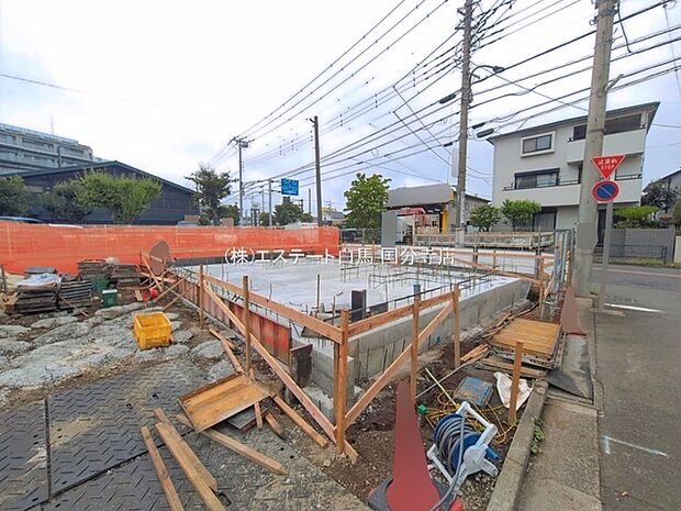 現在建物を建築中です、建築中の物件については現地確認の他、同施工会社の完成施工例のご案内、担当者のプレゼンテーションにてご検討ください。適切なご検討の方法をご説明させて頂きます。