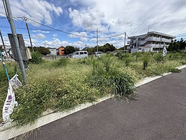 現在建物を建築中です、建築中の物件については現地確認の他、同施工会社の完成施工例のご案内、担当者のプレゼンテーションにてご検討ください。適切なご検討の方法をご説明させて頂きます。