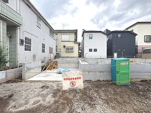 現在建物を建築中です、建築中の物件については現地確認の他、同施工会社の完成施工例のご案内、担当者のプレゼンテーションにてご検討ください。適切なご検討の方法をご説明させて頂きます。