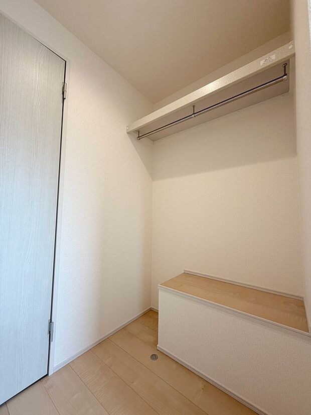 各お部屋に収納が設置されています。