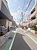 外観：安心して暮らすことのできる住宅街。　住宅地の道路は一般に交通量が少なく車などの騒音が少ないため、住民にとって静かな生活環境が提供されます。 