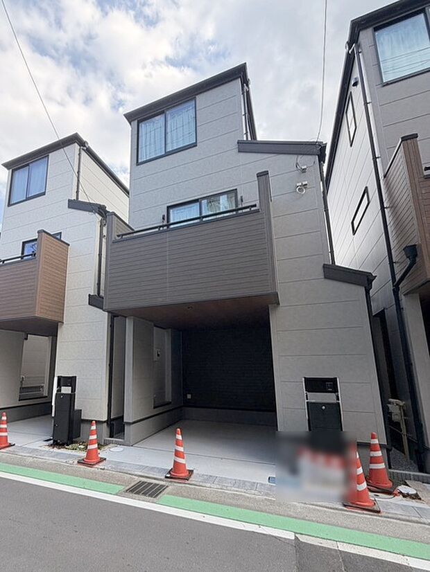 建物が完成しましたので室内のご見学予約スタート。当日のご見学予約も大歓迎です。お気軽にご連絡ください。エステート白馬国分寺店は火曜水曜も営業しております。