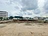 外観：現地ご見学の際、スタッフが様々なご質問に対応いたします、周辺環境、前面道路、建築可能な建物について、ぜひご相談ください。 