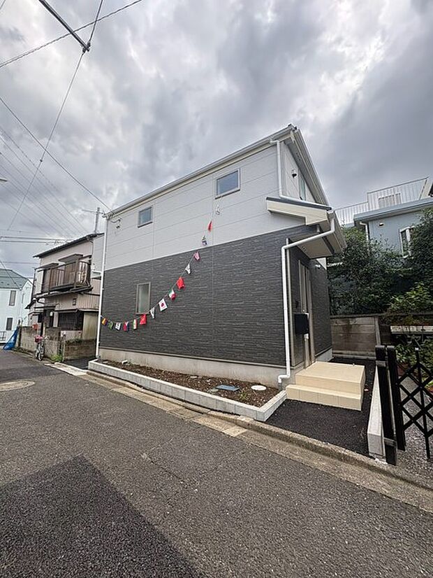 実際に室内をご見学頂くと生活のイメージが広がります。家具を置いたイメージや窓からの景色など、現地で体感ください。