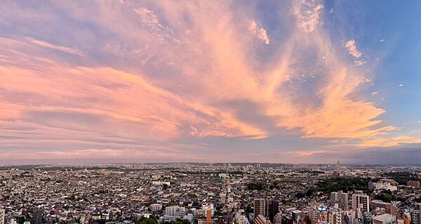 刻一刻と表情を変える夕景を眺めながら、穏やかな自分だけの時間をゆったりとお過ごしください。