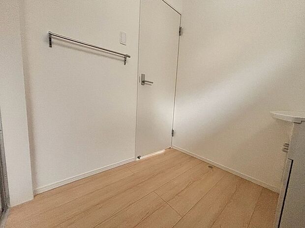 使いやすいタイプの洗面化粧台のあるランドリースペース