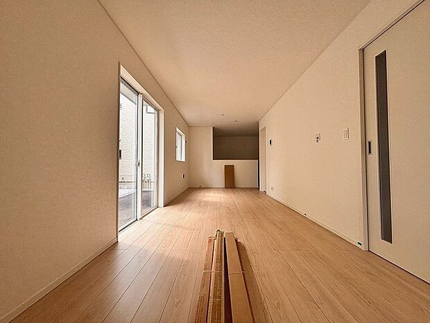 家族が一番集まる場所だから広々としつつも素敵な空間であって欲しい。みんながくつろぐリビングからキッチンまでが一つの空間のように繋がる間取り。