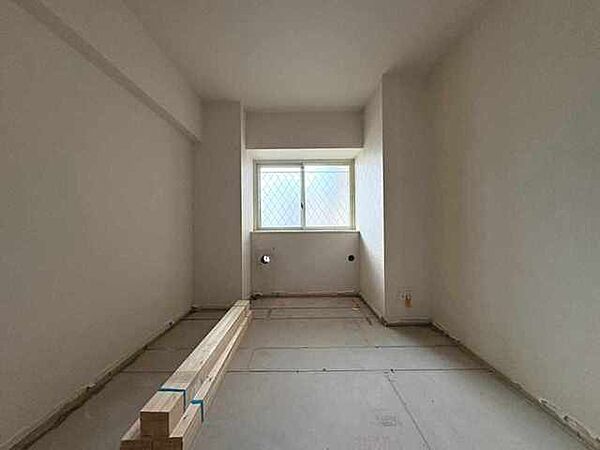 実際に室内をご見学頂くと生活のイメージが広がります。家具を置いたイメージや窓からの景色など、現地で体感ください。