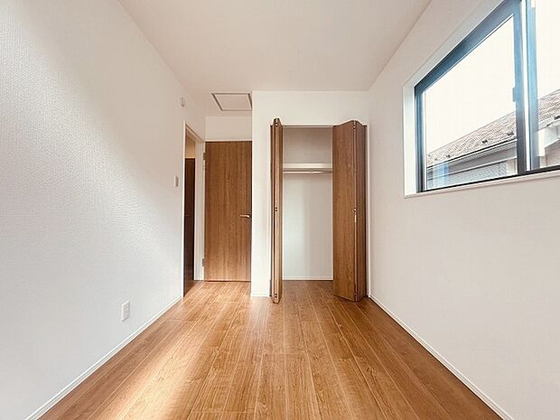 各お部屋に収納が設置されています。