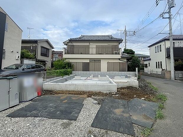 現在建物を建築中です、建築中の物件については現地確認の他、同施工会社の完成施工例のご案内、担当者のプレゼンテーションにてご検討ください。適切なご検討の方法をご説明させて頂きます。