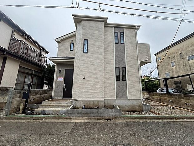建物が完成しましたので室内のご見学予約スタート。当日のご見学予約も大歓迎です。お気軽にご連絡ください。エステート白馬国分寺店は火曜水曜も営業しております。 