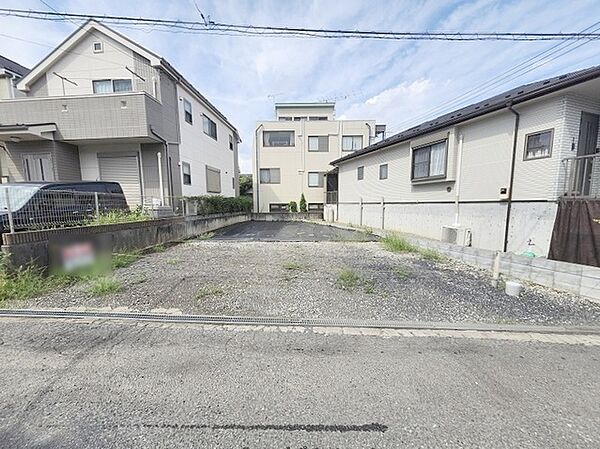 土地物件にはご確認頂くポイントがたくさんございます、土地だけのご見学の際もご遠慮せず、ぜひお気軽に担当スタッフにお申しつけくださいませ。
