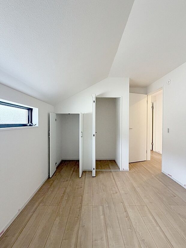 各お部屋に収納が設置されています。 