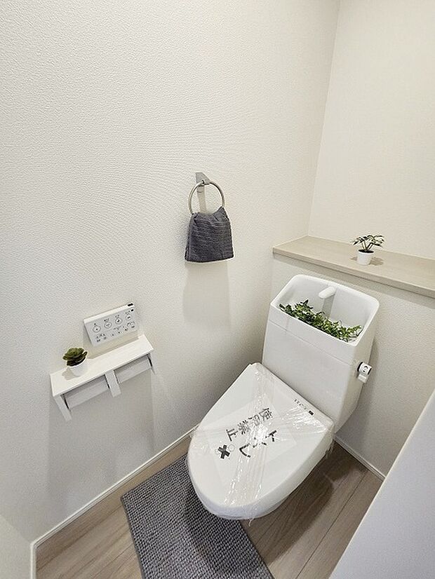 トイレにはウォシュレット機能を標準装備。