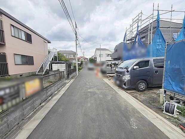 安心して暮らすことのできる住宅街。 住宅地の道路は一般に交通量が少なく車などの騒音が少ないため、住民にとって静かな生活環境が提供されます。