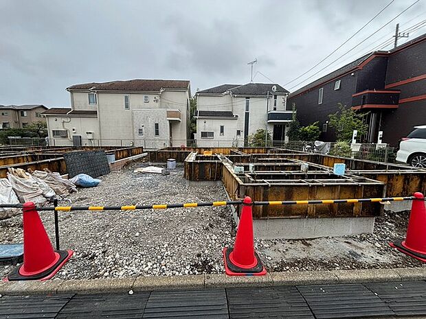 現在建物を建築中です、建築中の物件については現地確認の他、同施工会社の完成施工例のご案内、担当者のプレゼンテーションにてご検討ください。
