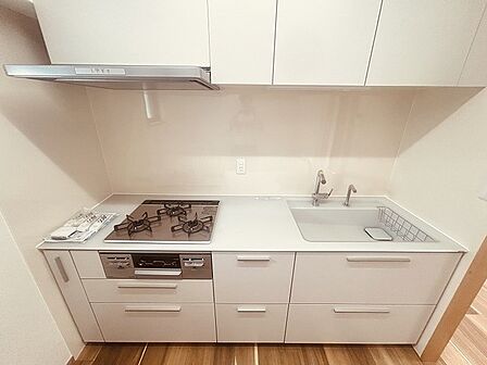 キッチンは、カウンターや壁付けタイプ、アイランドタイプ様々なパターンが御座います。 