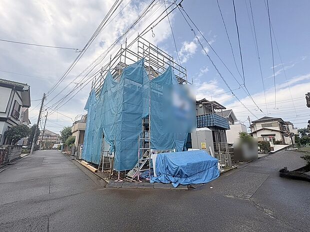 現地のご見学予約もスタートしました。実際に室内をご見学頂くと生活のイメージが広がります。家具を置いたイメージや窓からの景色など、現地で体感ください。
