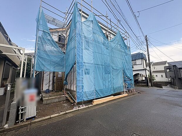 現地のご見学予約もスタートしました。実際に室内をご見学頂くと生活のイメージが広がります。家具を置いたイメージや窓からの景色など、現地で体感ください。