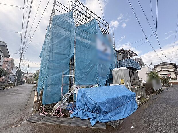 現地のご見学予約もスタートしました。実際に室内をご見学頂くと生活のイメージが広がります。家具を置いたイメージや窓からの景色など、現地で体感ください。