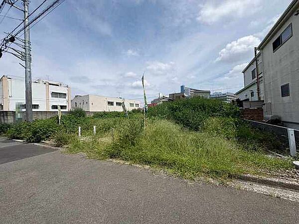 実際に室内をご見学頂くと生活のイメージが広がります。家具を置いたイメージや窓からの景色など、現地で体感ください。