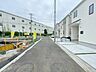 外観：周辺は住宅が建ち並ぶ閑静な住宅街です。 