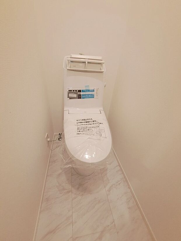 トイレにはウォシュレット機能を標準装備。 