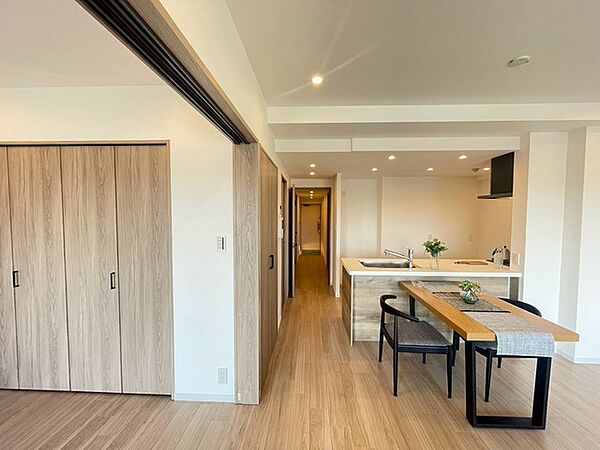 本物件に設置されている家具、雑貨類はモデル展示用のため、売買対象に含まれません