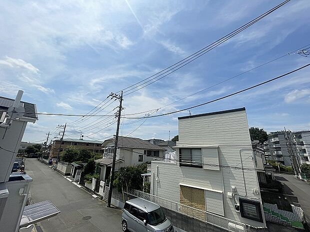 窓からの眺望です。実際に現地で眺望もご確認ください。 
