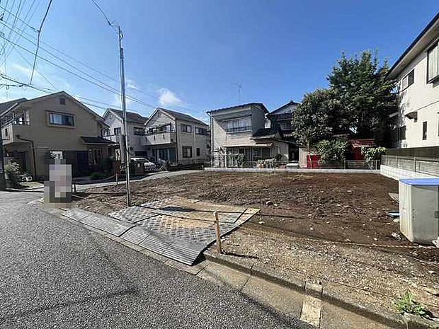 安心して暮らすことのできる住宅街。 住宅地の道路は一般に交通量が少なく車などの騒音が少ないため、住民にとって静かな生活環境が提供されます。