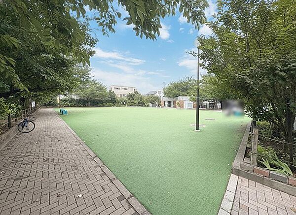 区立本町さくら公園（80m）