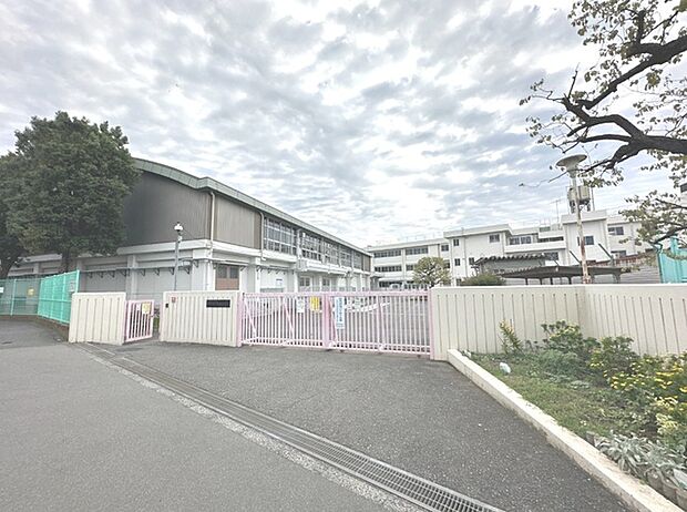 調布市立布田小学校(320m)