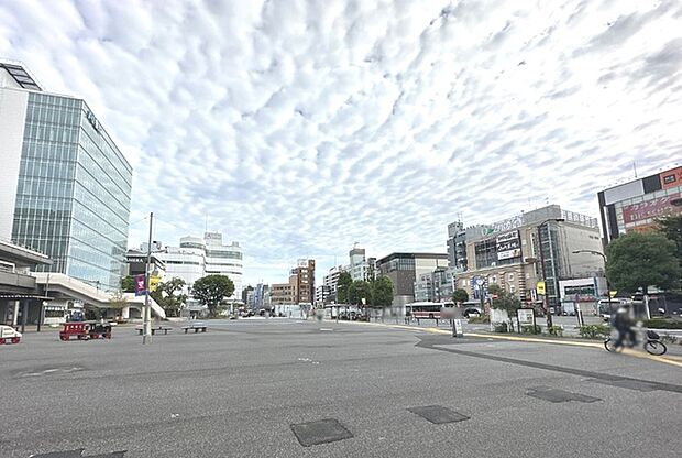 京王線「調布」駅前 (1360m)