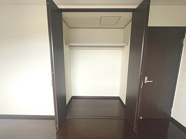 クローゼットなど収納も豊富なお家です。